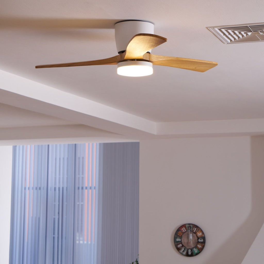 Houten plafondventilator met licht