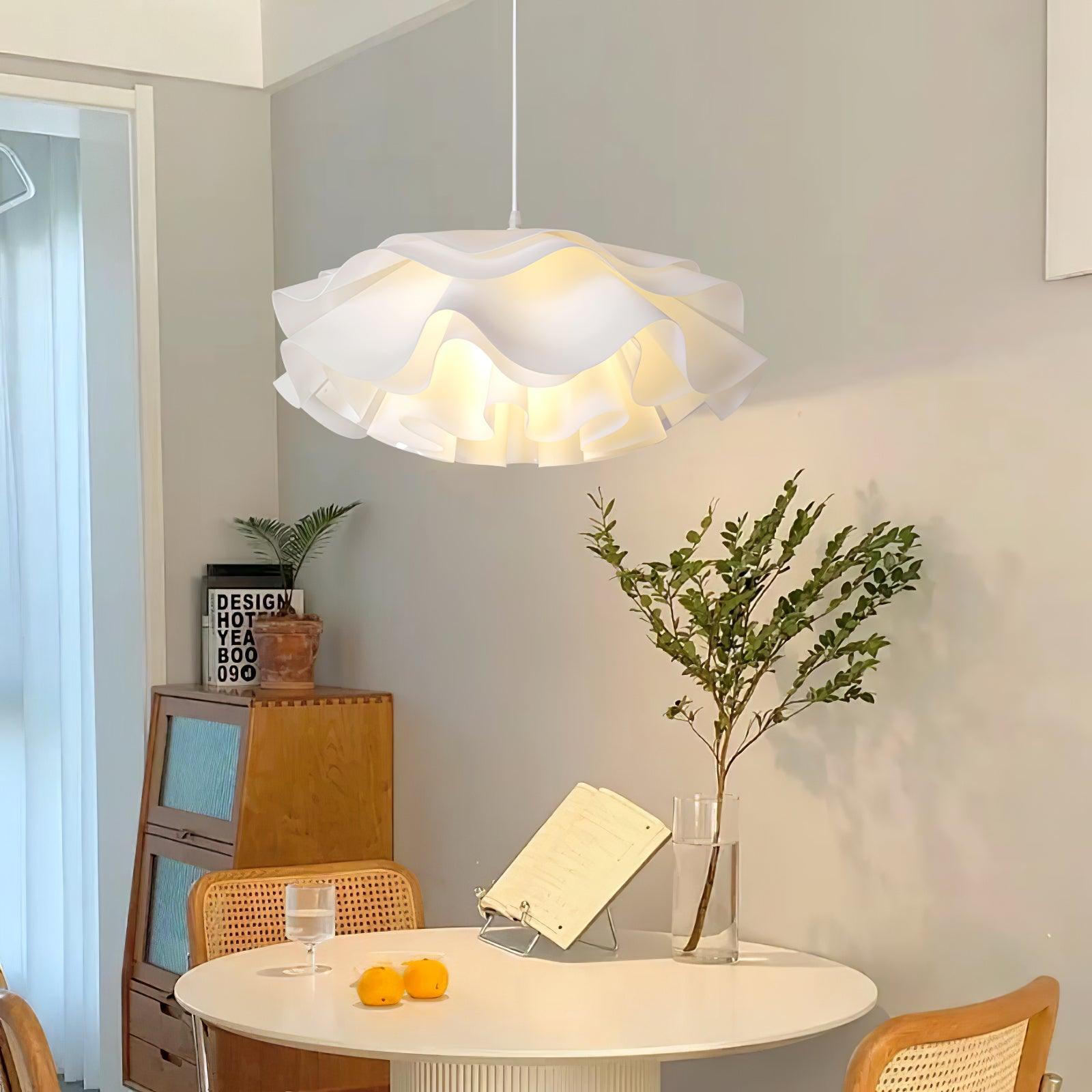 Witte Hanglamp in Bloemvorm