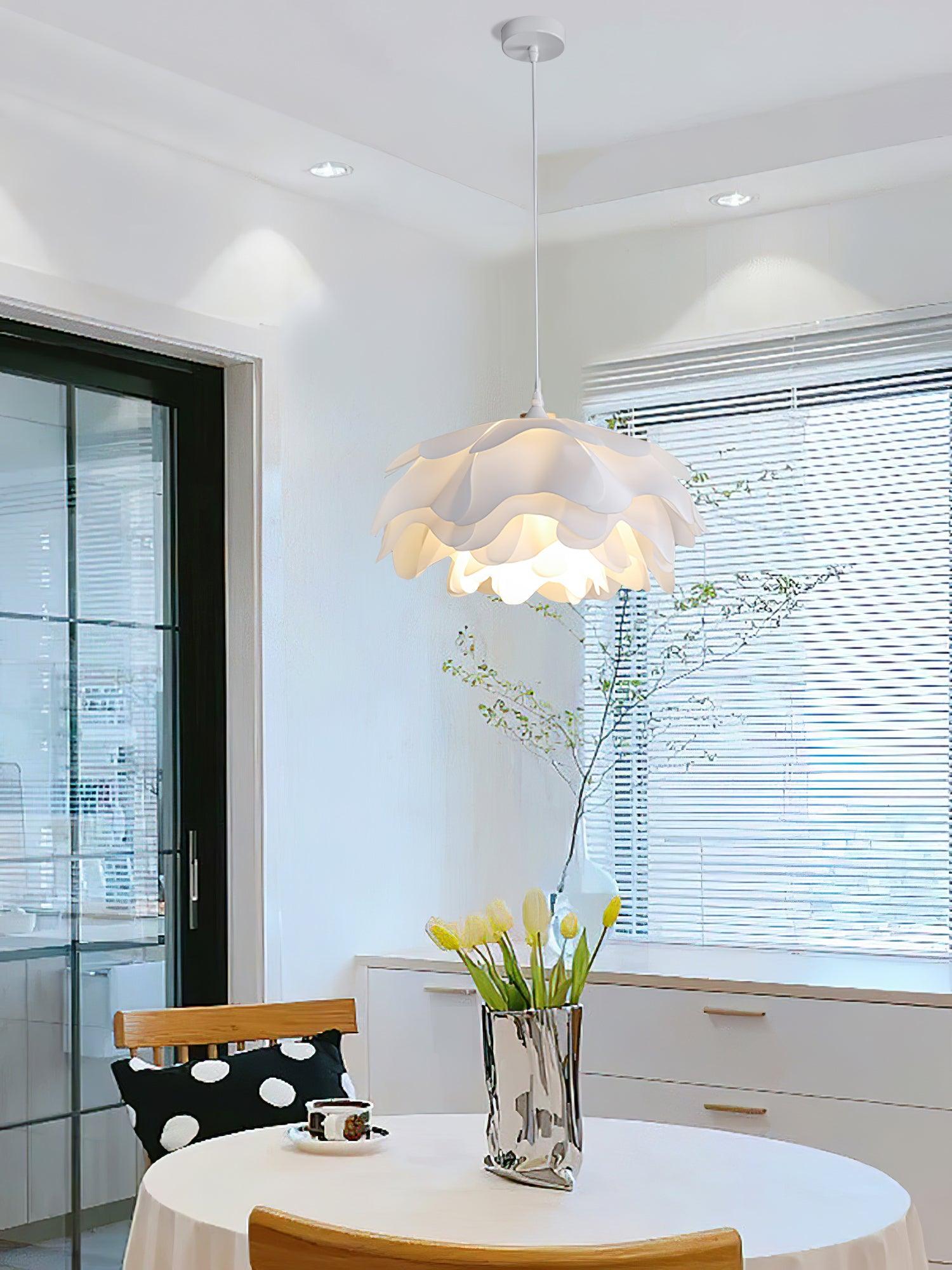 Witte Hanglamp in Bloemvorm