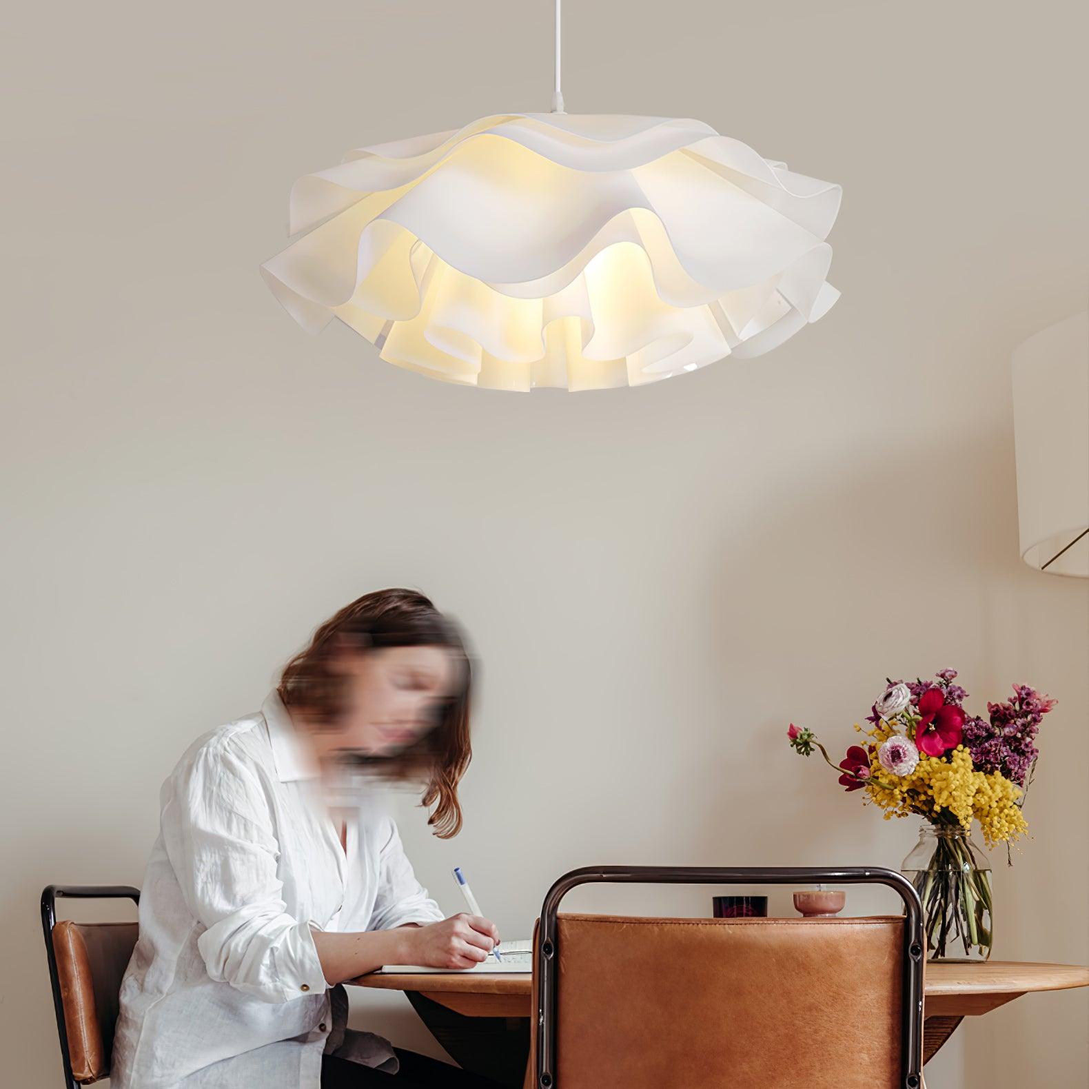 Witte Hanglamp in Bloemvorm