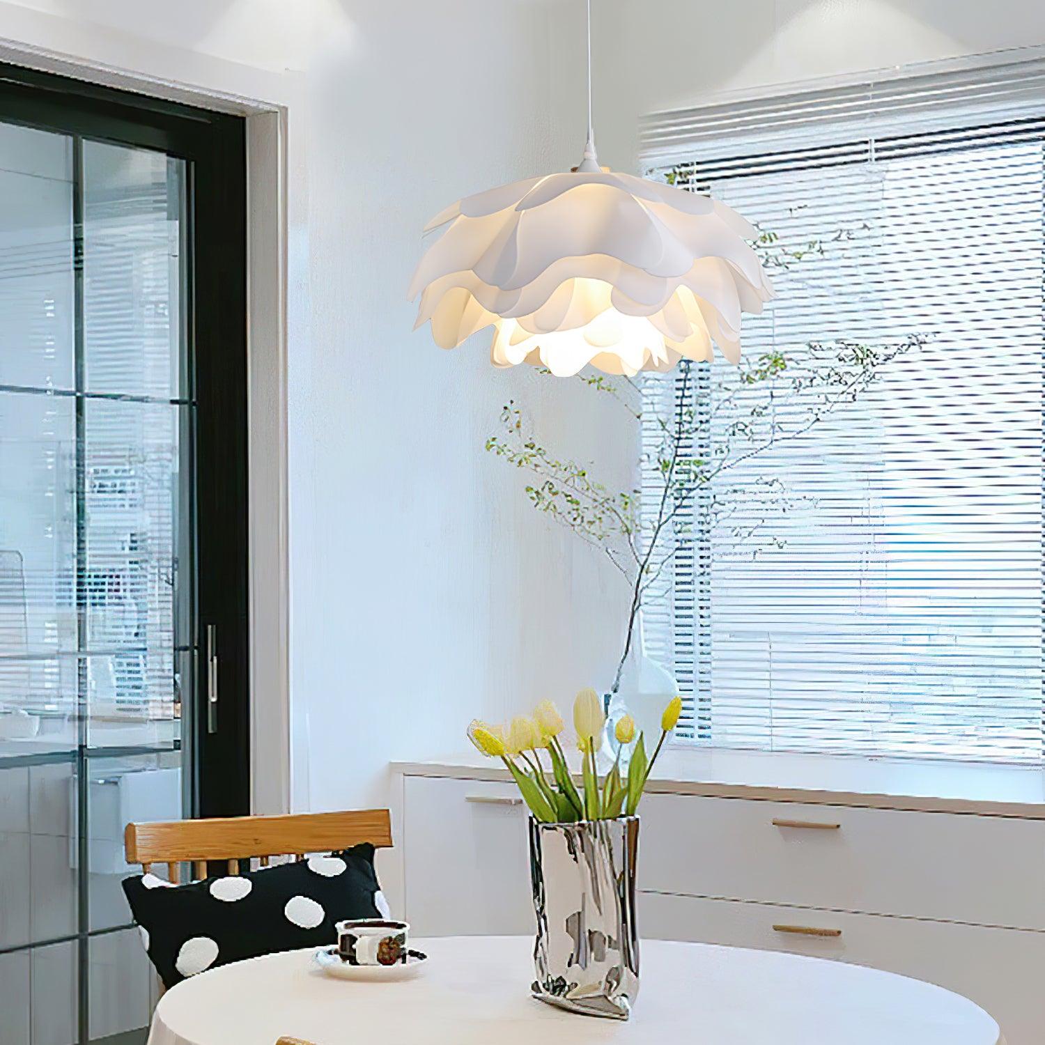 Witte Hanglamp in Bloemvorm