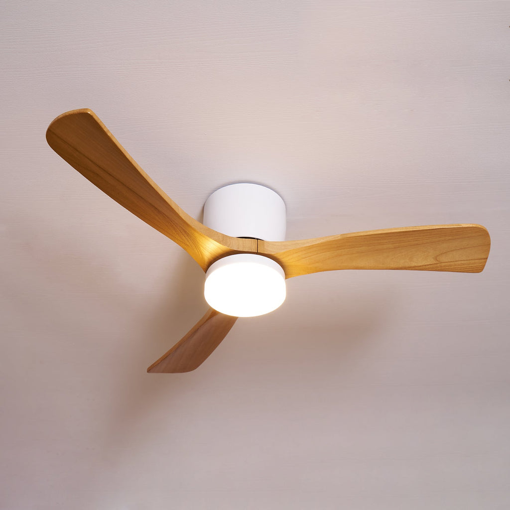 Houten plafondventilator met licht