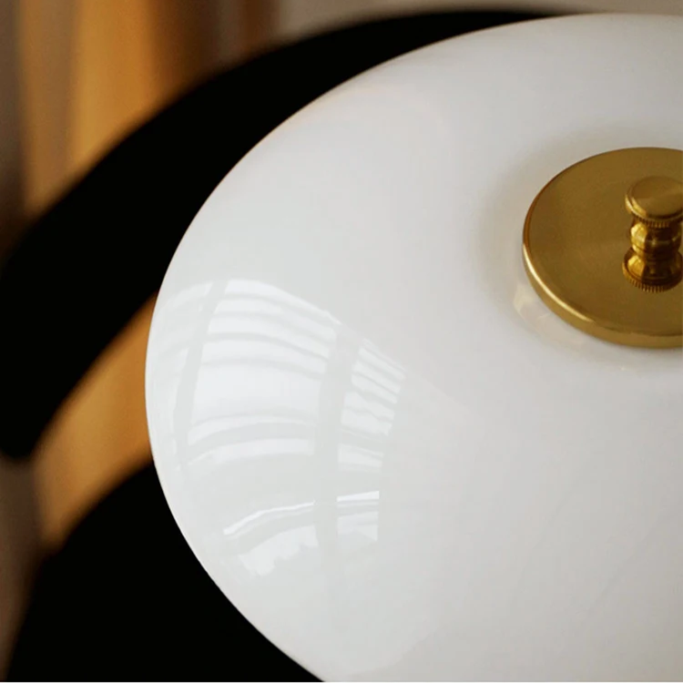Deense Designer Tafel Lamp