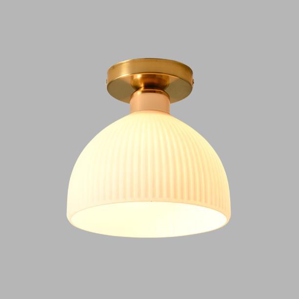 Moderne plafondlamp van melkachtig glas