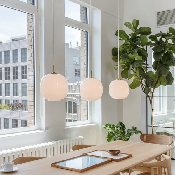 Moderne Scandinavische Opalglas Hanglamp met Radius
