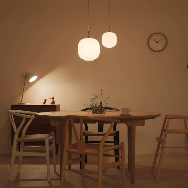 Moderne Scandinavische Opalglas Hanglamp met Radius